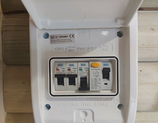 Module Container Aménagé – avec bardage en bois massif (14 m2)