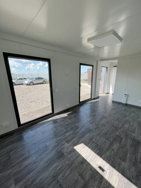 4-1-768x1024-1-600x800-1.jpg Module Container habitable de 21 m2