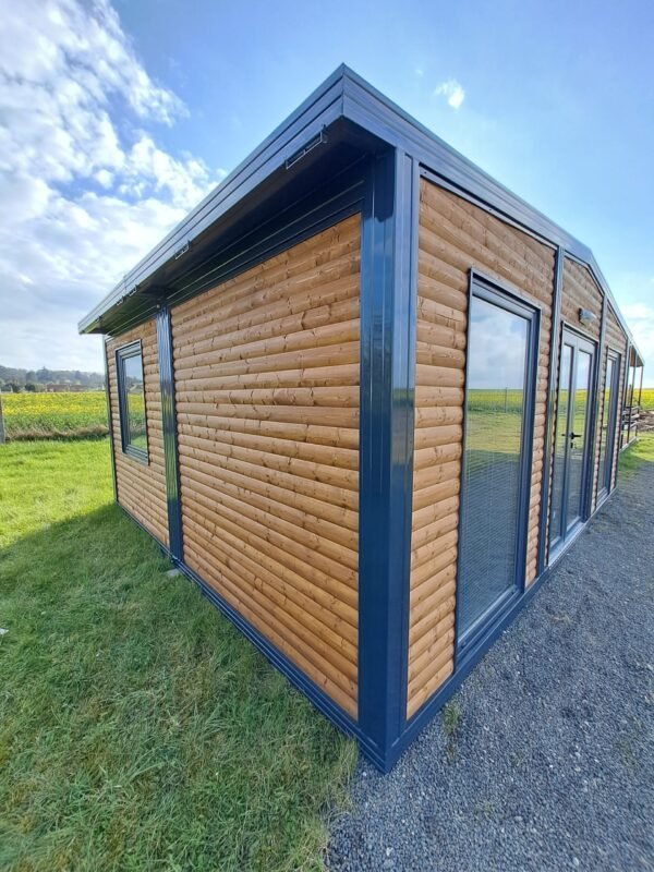 aaaa-600x800-1.jpg Bungalow aménagé – Chalet de jardin de 28 m2